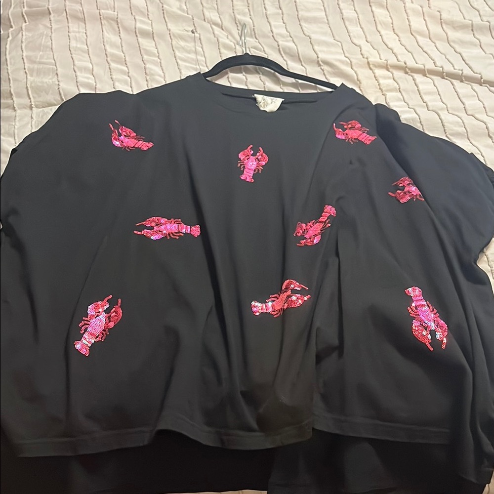 Fantastic Fawn Black top with Pink sequin Lobster/crawfish oversized
